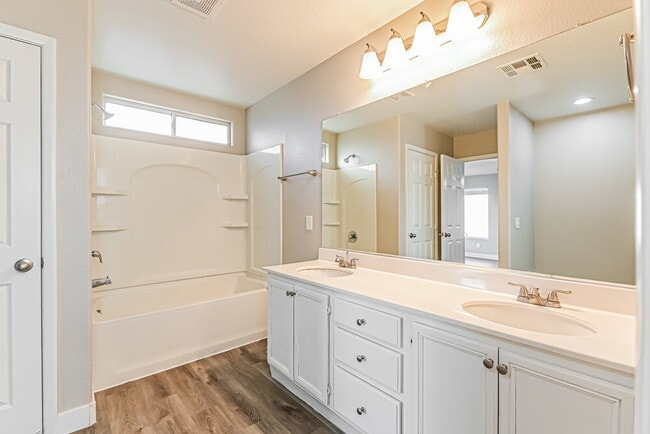 Building Photo - 217 Bella Matese Ave