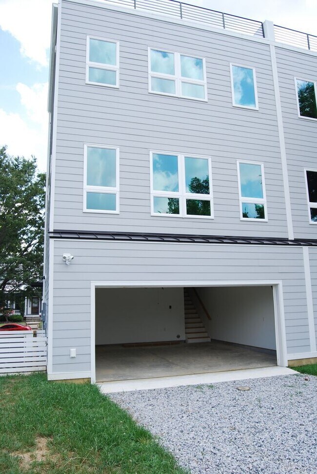 Building Photo - 1109 Porter St