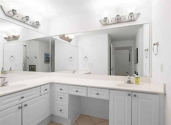 Building Photo - 3334 Peachtree Rd NE