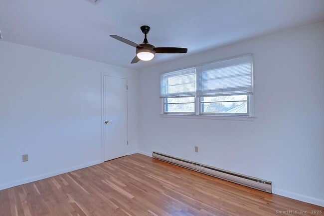 Building Photo - 139 Phyllis Dr