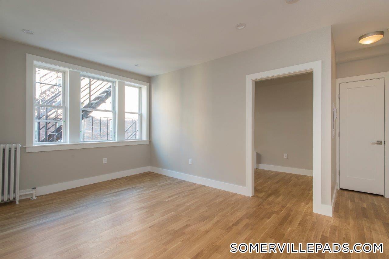 Building Photo - 136 Highland Ave