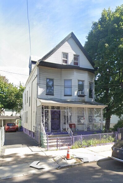 Building Photo - 575 13th Ave