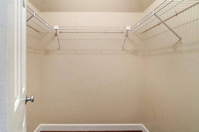 Building Photo - 7405 Charmant Dr