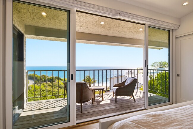 Building Photo - 6817 Seawatch Ln