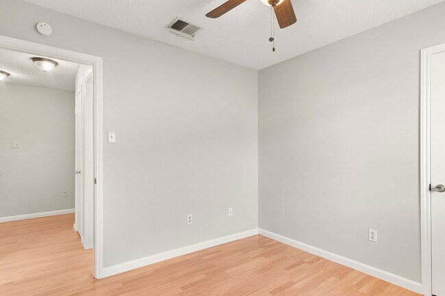 Building Photo - 11931 Rosethorn Dr