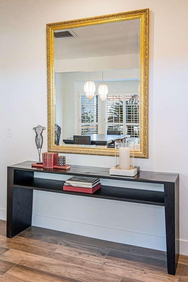 Building Photo - 10511 E Terra Dr