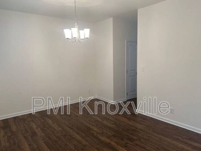Building Photo - 5371 Calvert Ln