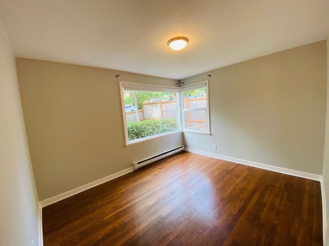 Building Photo - Cute 3 Bedroom Home in the Heart of West S...