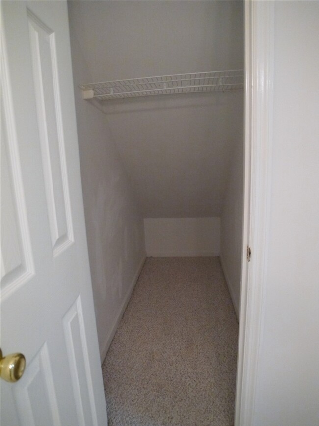 Building Photo - 433 Richview Park Cir W