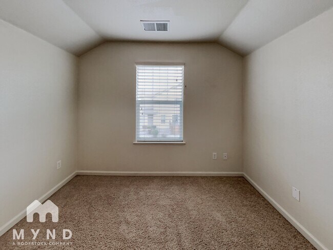 Building Photo - 6627 Sportoletti Dr