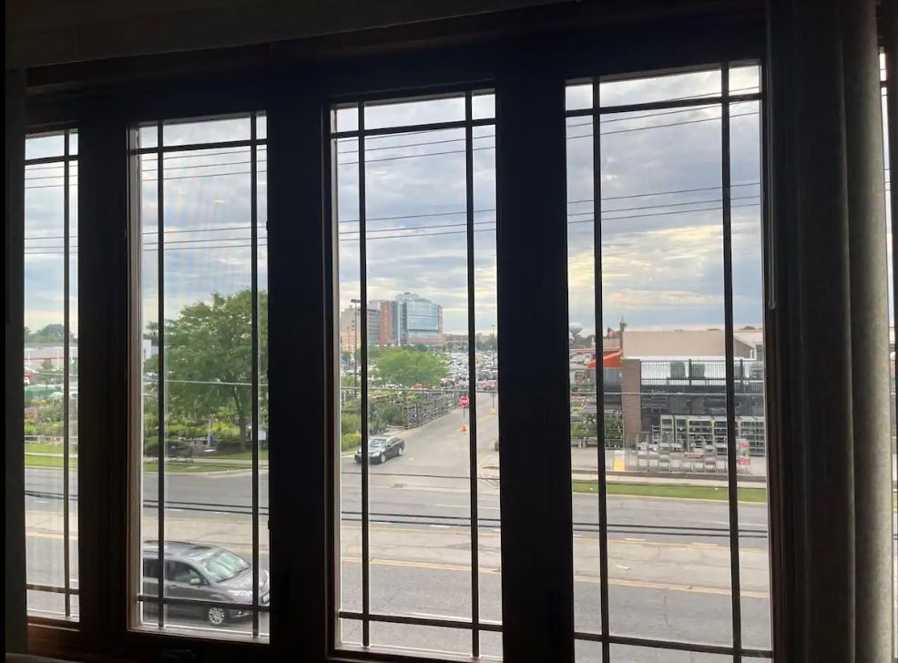 Building Photo - 8821 N Greenwood Ave