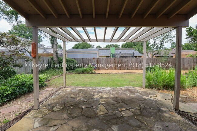Building Photo - Recently Updated 3 Bed 2.5 Bath in Bixby - Move in Ready!