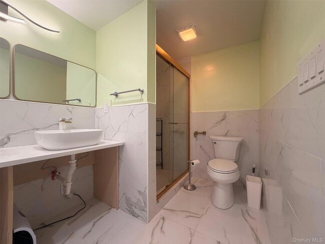 Building Photo - 79 Monhagen Ave