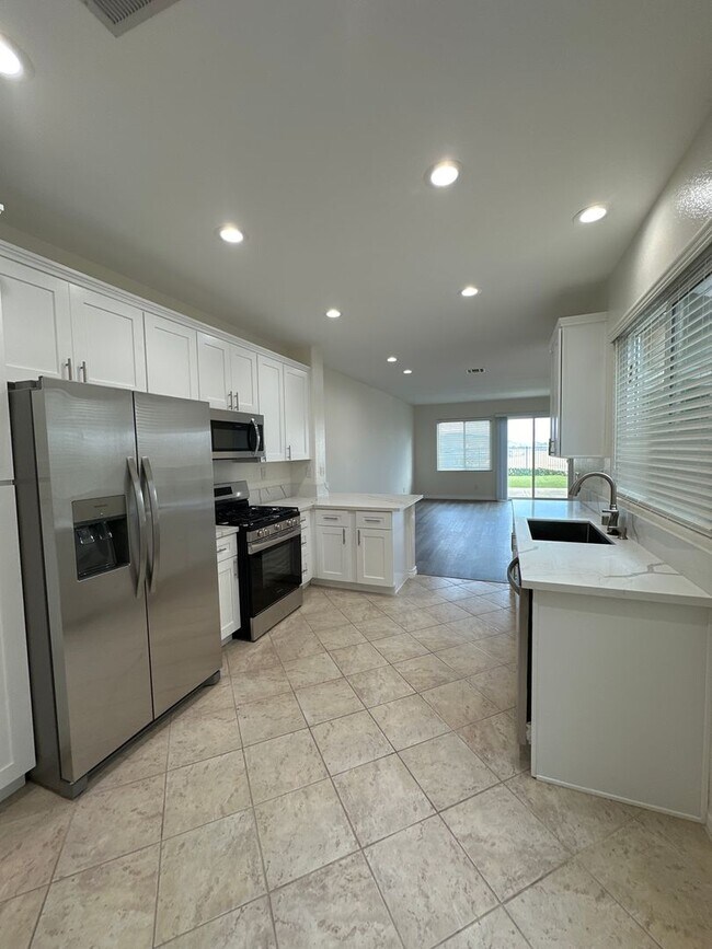 Building Photo - SCRIPTS RANCH-FULLY REMODELED  2 BED, 2.5 BATH - AVAILABLE NOW!