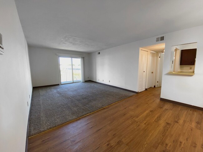 Building Photo - No Deposit $0*** 1 BED, 1 BATH $899/mo+***...