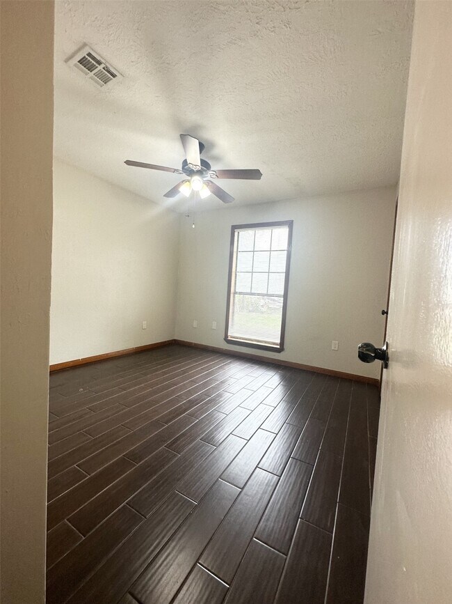 Building Photo - 2509 Wall St