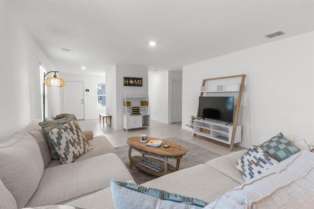 Building Photo - 7613 Bluebell Ln