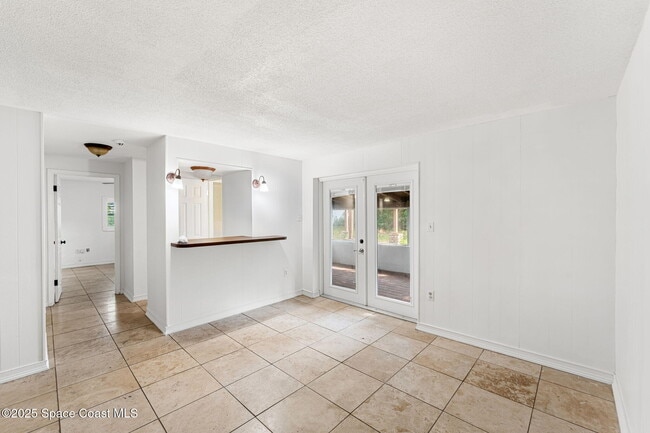 Building Photo - 2645 Driftwood Dr