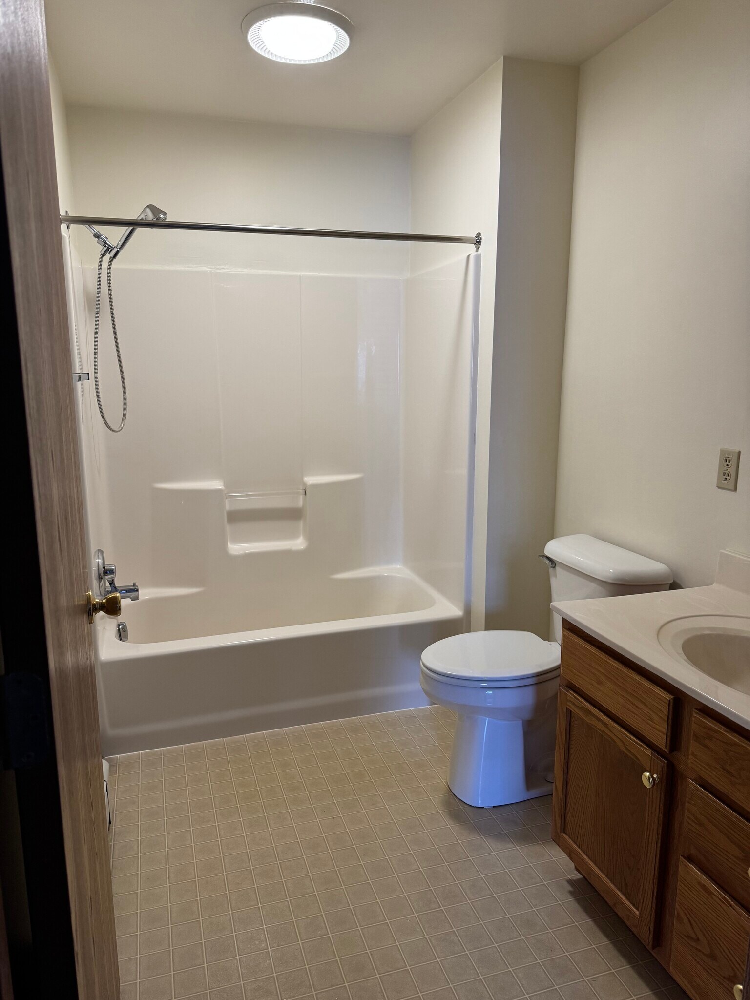 Building Photo - 3116 Wilson Ave