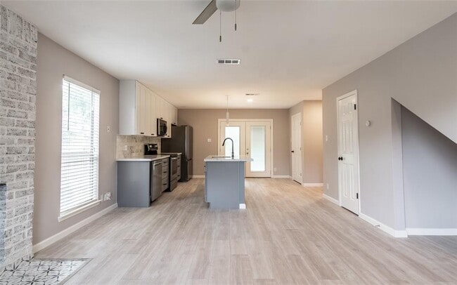 Building Photo - 1505 Cinnamon Path