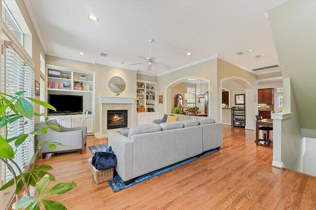 Building Photo - Beautiful Brick Patio Home with Solar and ...