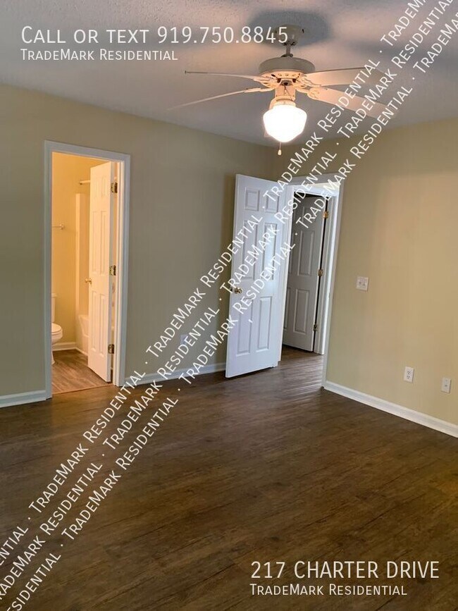 Building Photo - 217 Charter Dr