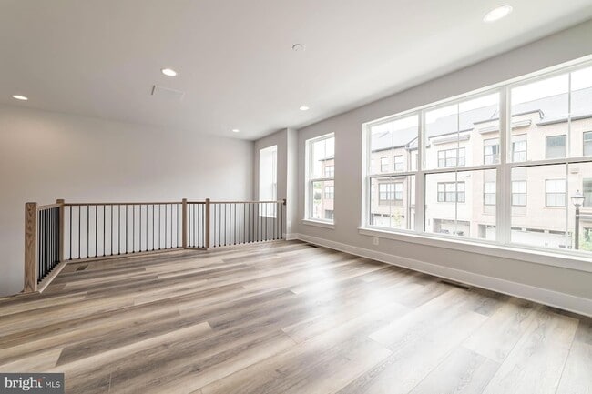 Building Photo - 6227 Almerico Pl