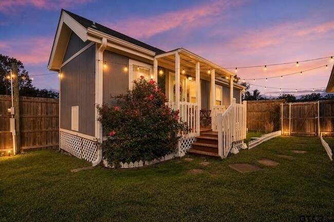Building Photo - 10801 Harvest Wood Dr