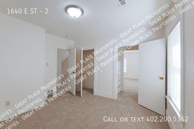 Building Photo - 1640 E ST-2