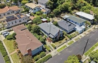 Building Photo - 848 Talbart St