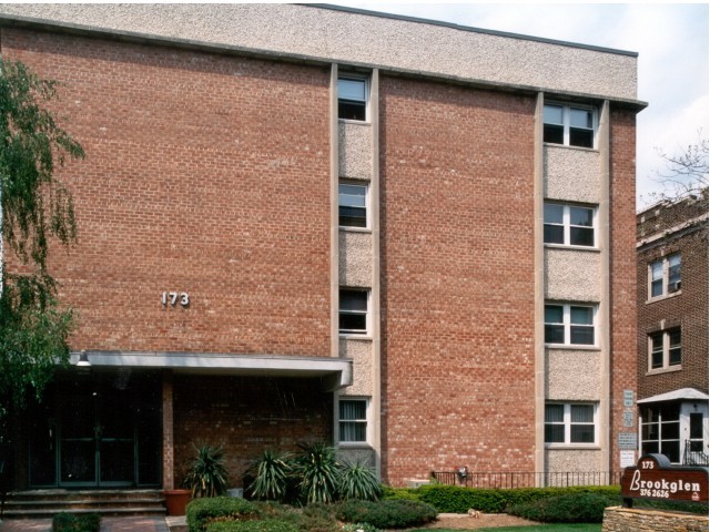 Building Photo - Brookglen Apartments