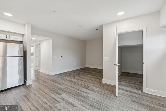 Building Photo - 19520 Village Walk Dr