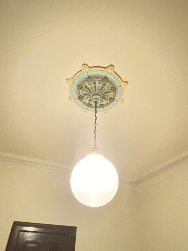 Building Photo - 190 W K St