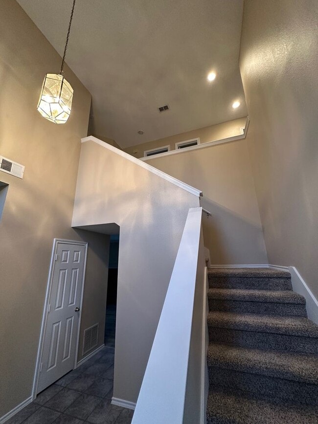 Building Photo - Coming Soon- Move in available 4/10/26