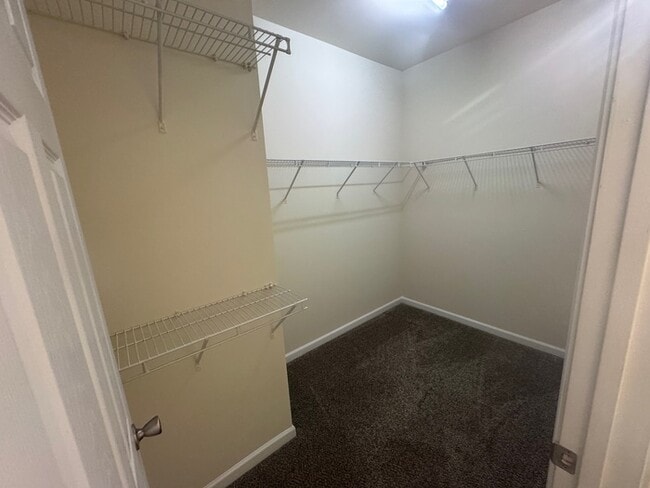 Building Photo - SPECIAL! Beautiful 3 Bed 2.5 Bath Town Hom...