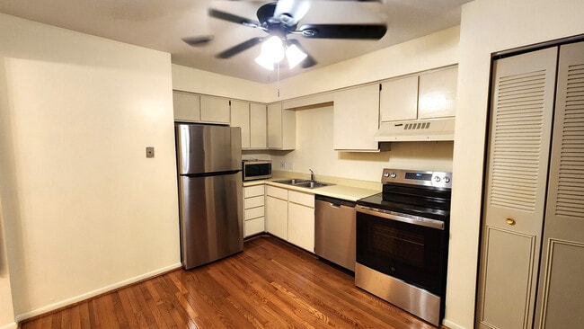 Building Photo - 2331 Ogden Ave