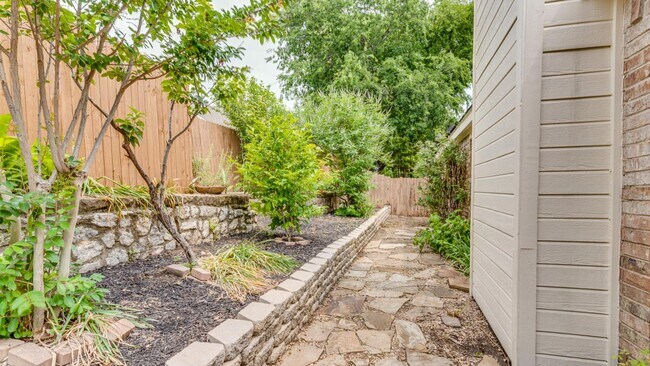 Building Photo - 506 Glenn Ln
