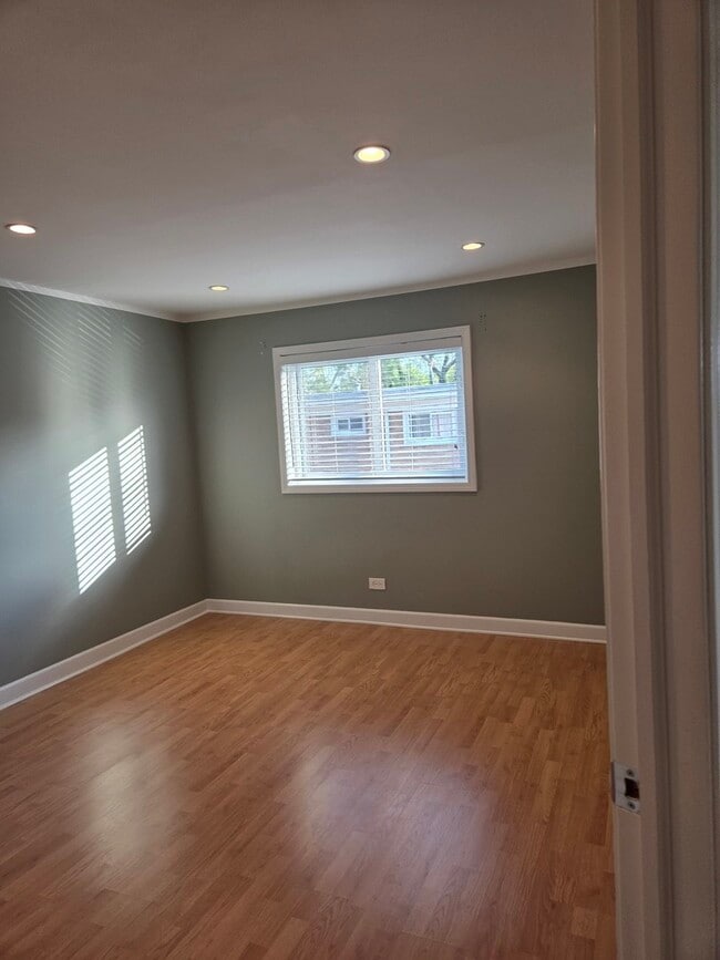 Building Photo - 6830 W Lode Dr