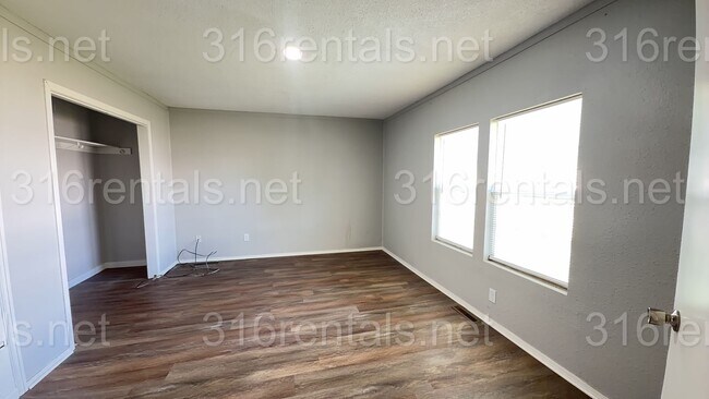 Building Photo - 417 S Gordy St