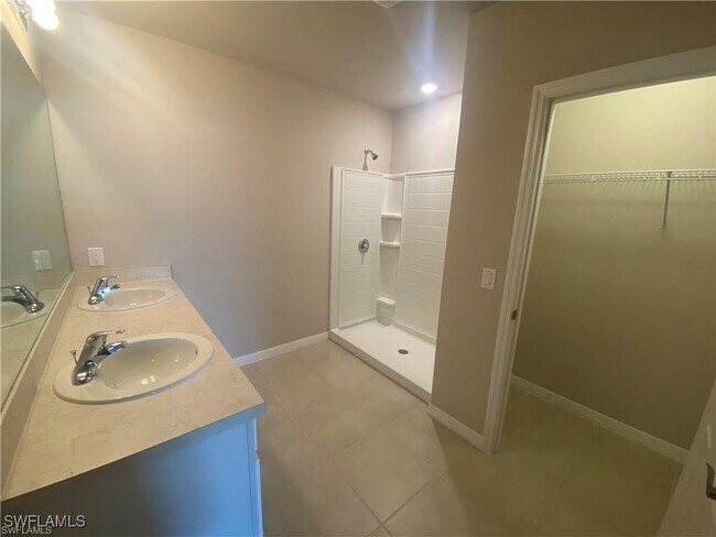Building Photo - 3187 Estancia Ln