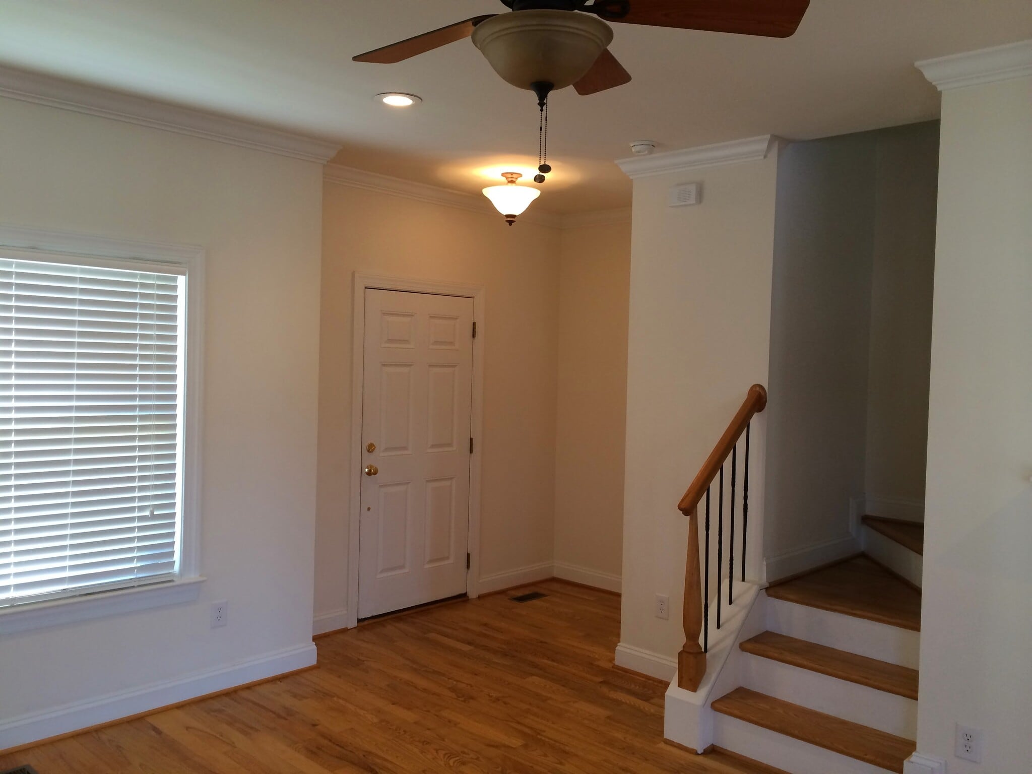 Foyer - 710 Palatine Ave