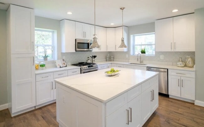 Building Photo - 4410 16th St NE