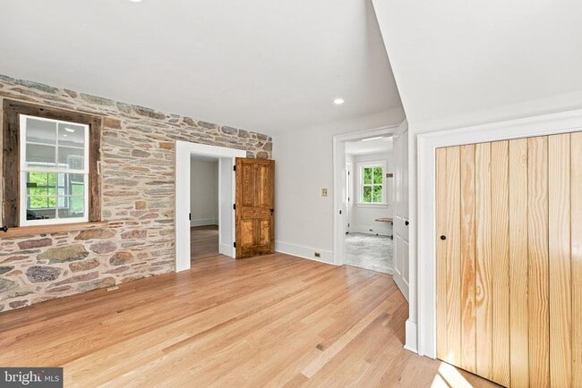 Building Photo - 5519 Hopewell Rd