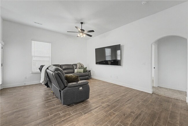 Building Photo - 2040 Periwinkle Pl