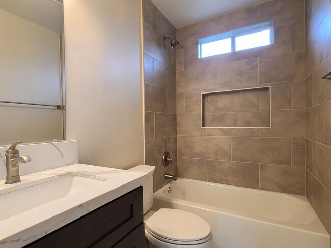 Building Photo - 4033 Violet St