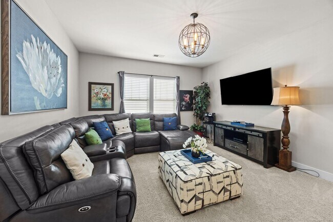 Building Photo - Stunning 3 Bedroom Home in Nexton~