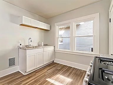 Building Photo - 73 Somerset St