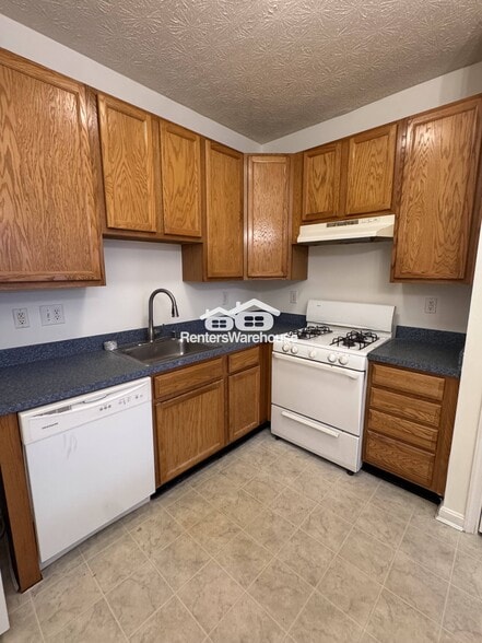 Building Photo - 8077 Brookstone Ct