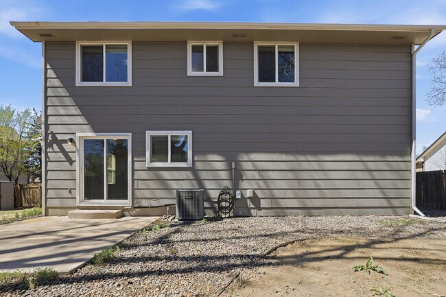Building Photo - $1,840.95, 3-bed, 1.5-bath, located in Colorado Springs with a large backyard.