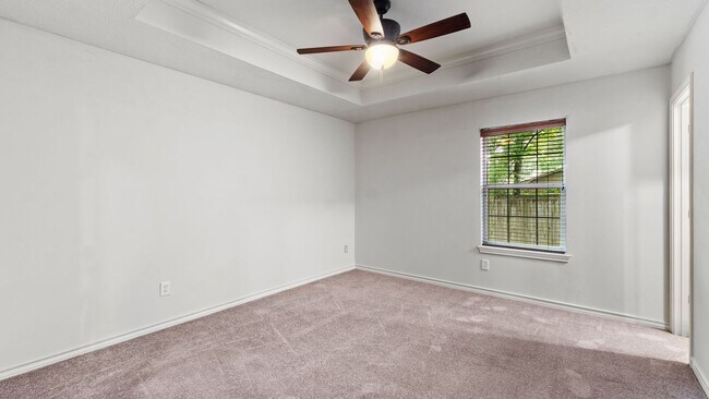 Building Photo - Charming Brick Home